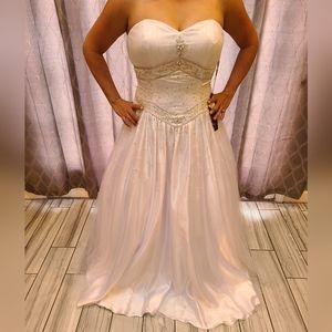 Wedding dress/ Quinceañera dress